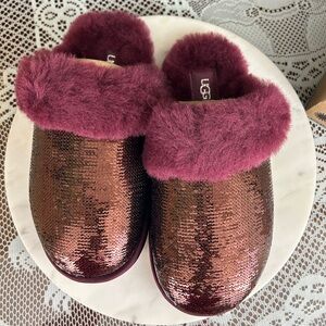 UGG Slippers for Women. Mirror ball Scuffette II slippers. Furry comfort classic